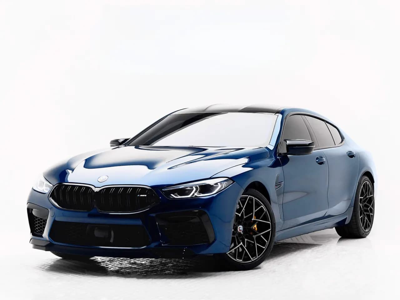 Rent BMW M8 in Dubai